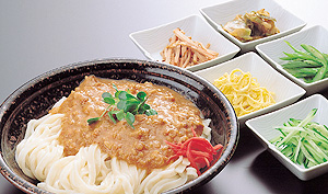 じゃじゃ麺の調理例