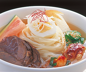 盛岡冷麺の調理例